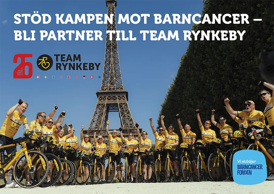 Cykelteam i gula tröjor firar framför Eiffeltornet, med texten "Stöd kampen mot barncancer – Bli partner till Team Rynkeby".